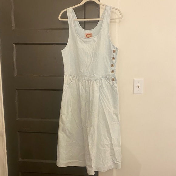 Banana Republic Dresses & Skirts - Banana Republic Light Blue Midi Dress with Side Buttons